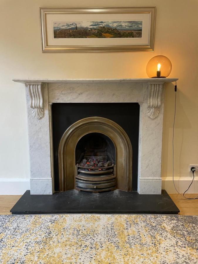 Fantastic Location 10 Mins To Princes Street- 15 To Royal Mile- Main Door-Patio Edimburgo Exterior foto